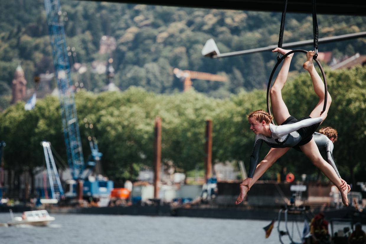 Thousands of people at “Lebendiger Neckar”