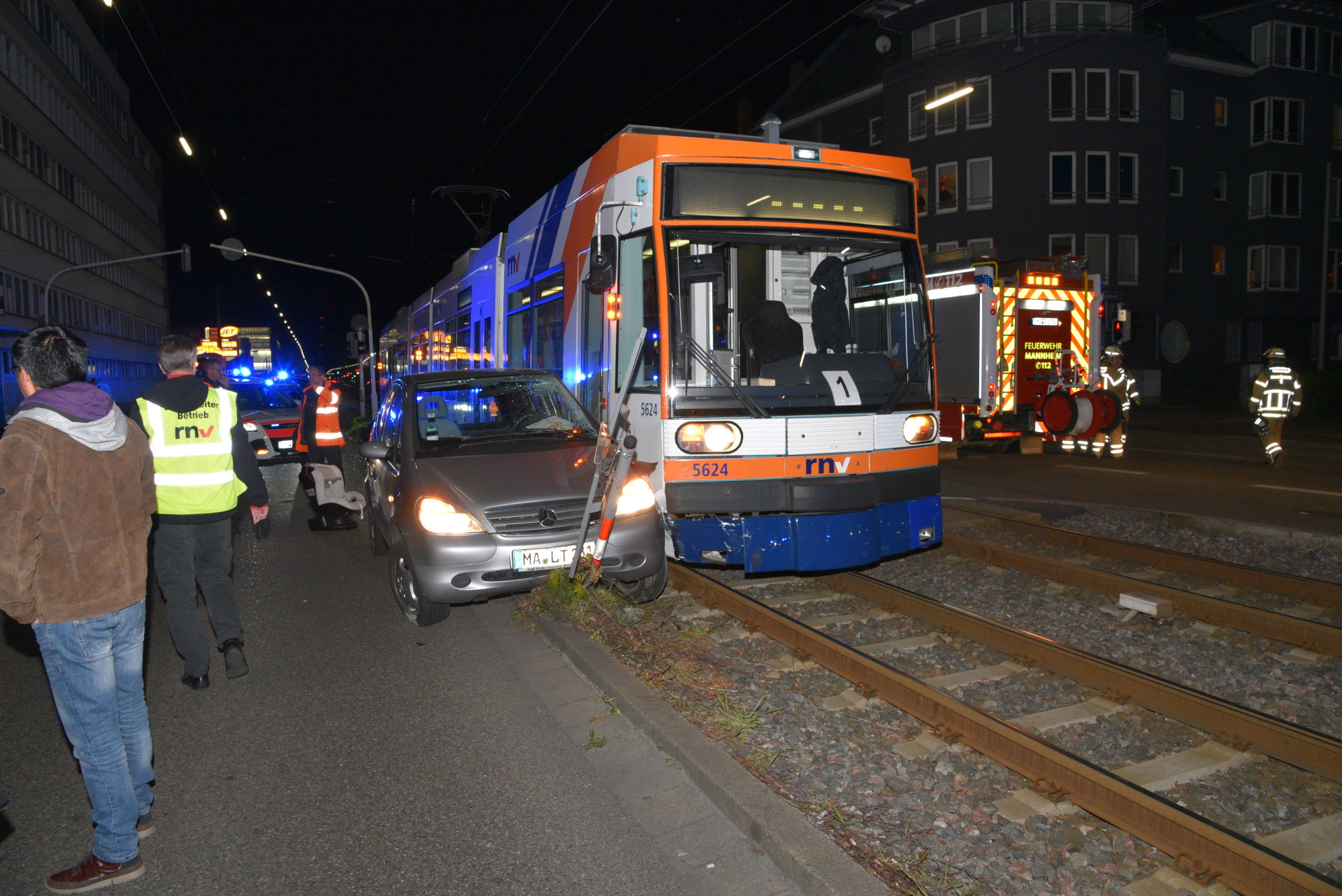 Auto Mit Straßenbahn In Mannheim Zusammengestoßen | Radio Regenbogen