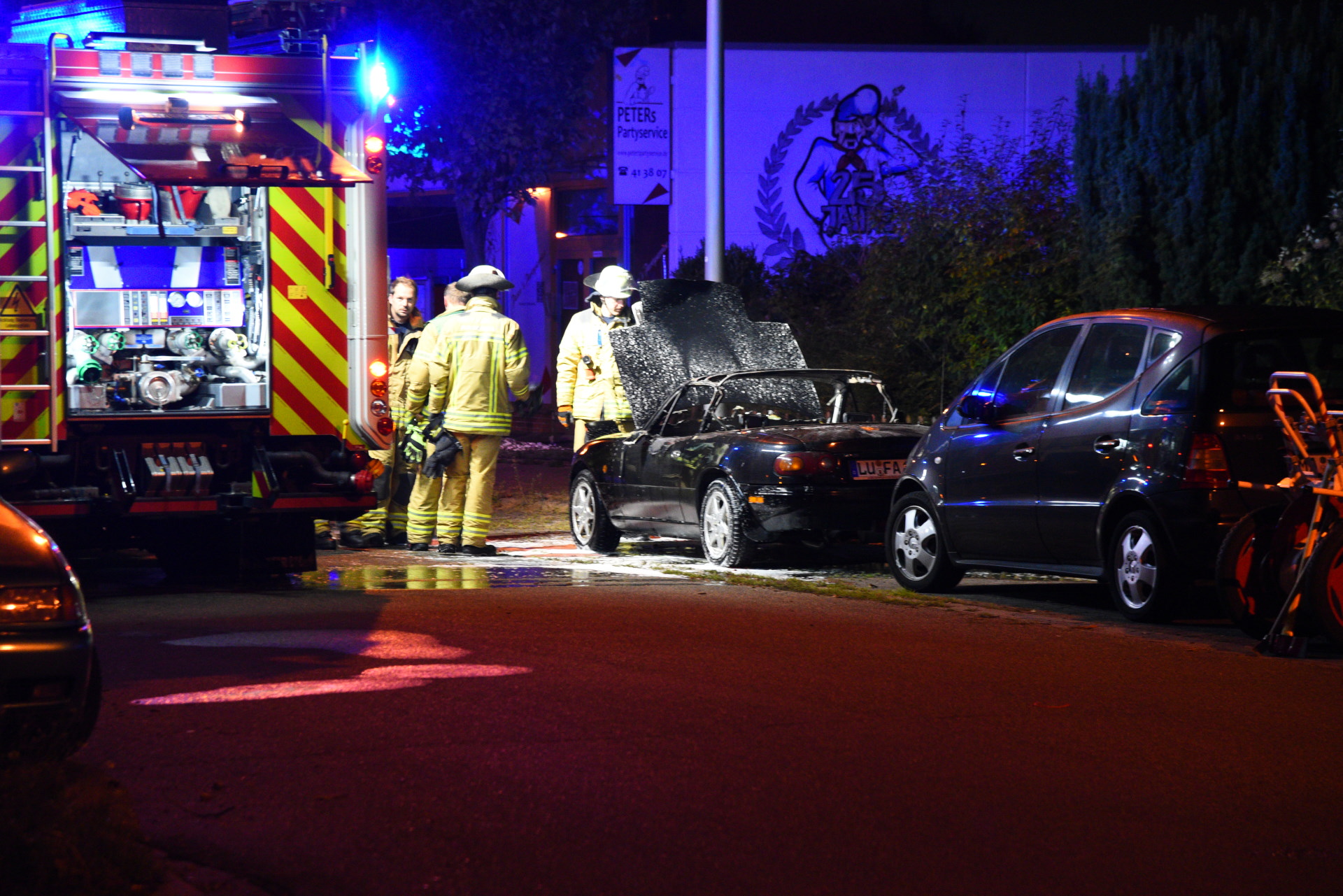MannheimNeckarau Erneut steht ein Auto in Flammen Radio Regenbogen