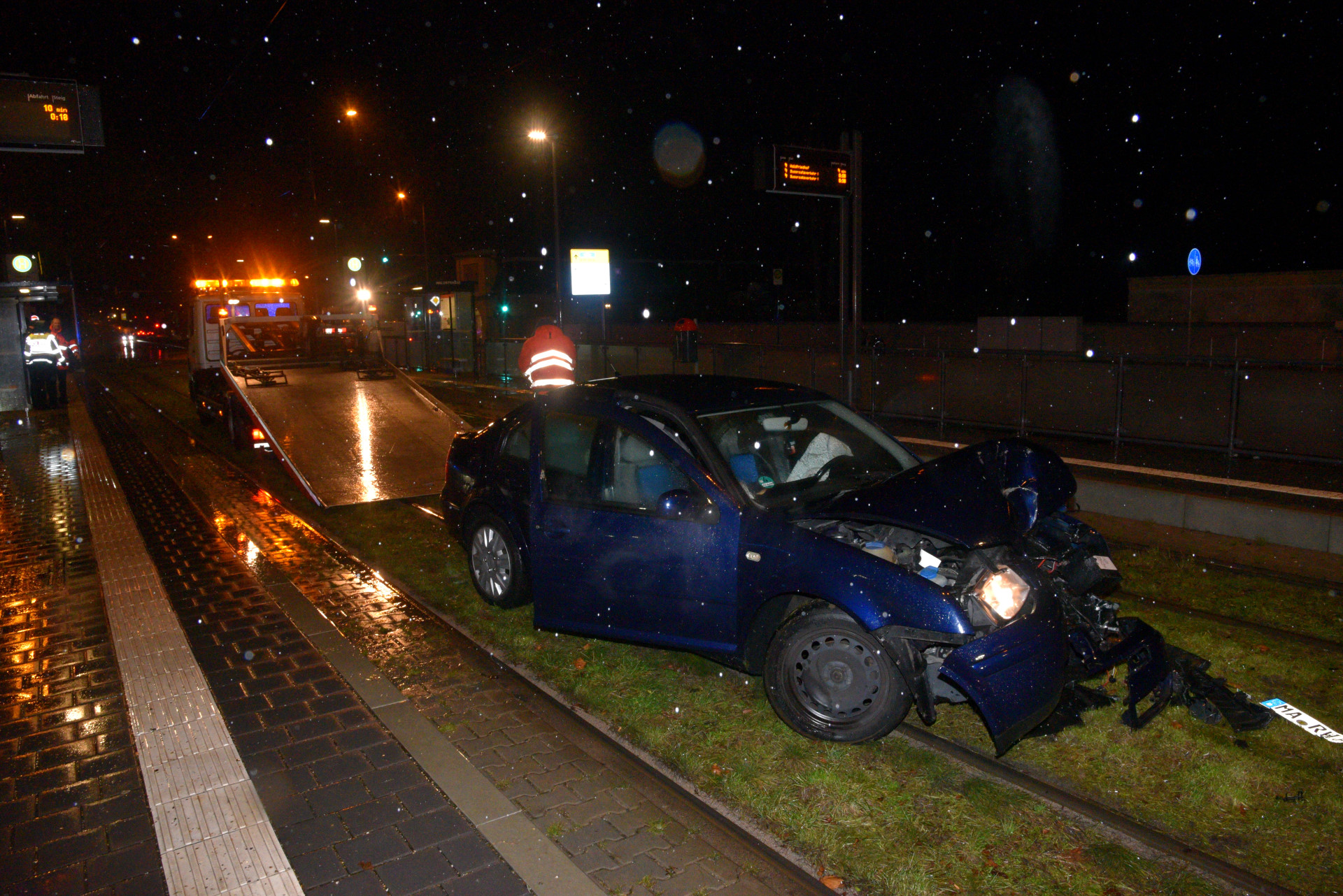 Unfall Fahrleitungsmast MA Radio Regenbogen