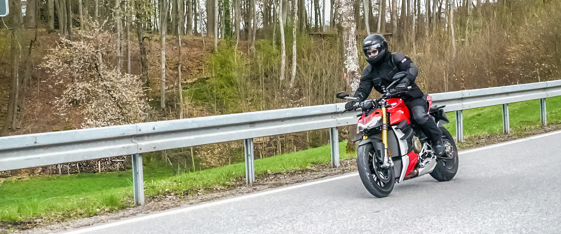 Pfeffer-Ducati-Test-Titel.png Pfeffer-Ducati-Test-Titel.png