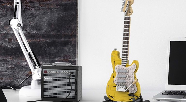 lego_stratocaster.jpg lego_stratocaster.jpg