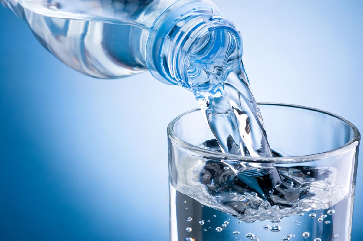 Medium Mineralwasser Im Test Radio Regenbogen