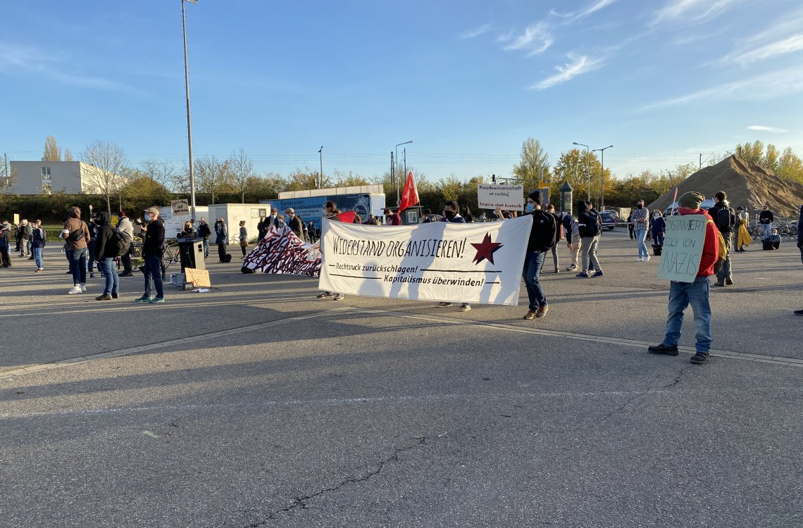 Karlsruhe: "Querdenker"-Demo auf dem Messplatz | Radio ...